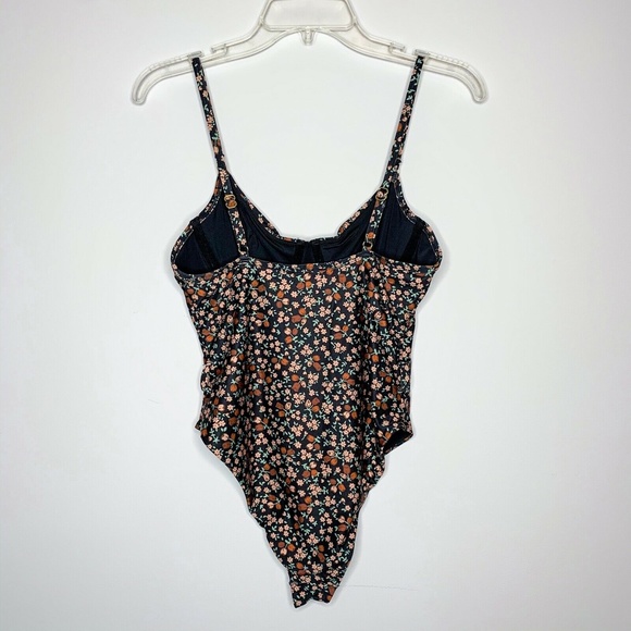 House of CB London Una Floral Printed One-Piece - Picture 2 of 5